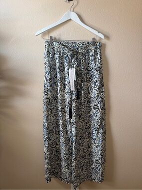 Paisley flowy pants by Catherine Malandrino in Cream & Navy